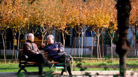 人社部回应退休政策引热议 延迟退休会否实行弹性制？