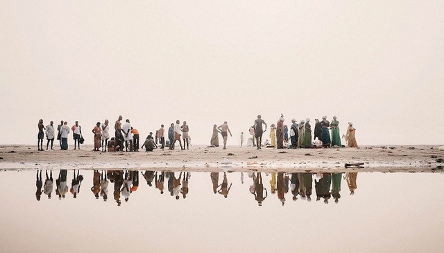 界面周末（第1期）：世界呼啸而过，静听此时此刻