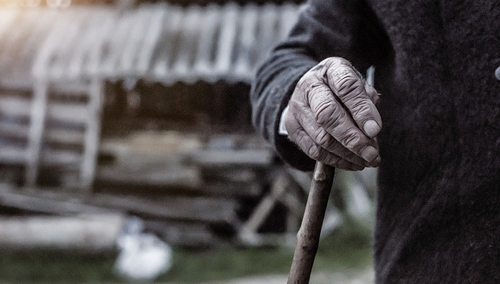 延迟退休，健康扶贫，