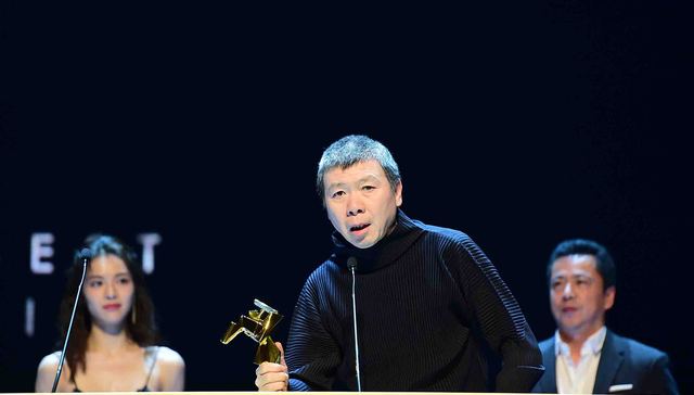 【文娱早报】《芳华》获第12届亚洲电影大奖最佳电影 腾讯视频付费会员数达6259万