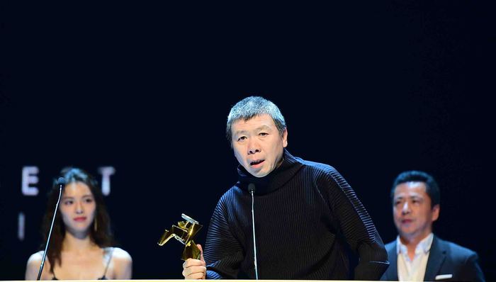 【文娱早报】《芳华》获第12届亚洲电影大奖最佳电影 腾讯视频付费会员数达6259万