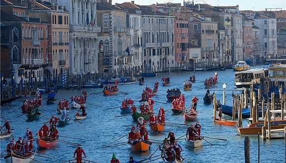 罗马式美术,低层房屋,圣马可大教堂,游客,炼油厂,旅游业,圣马可教堂,葬礼,最后的审判,门槛