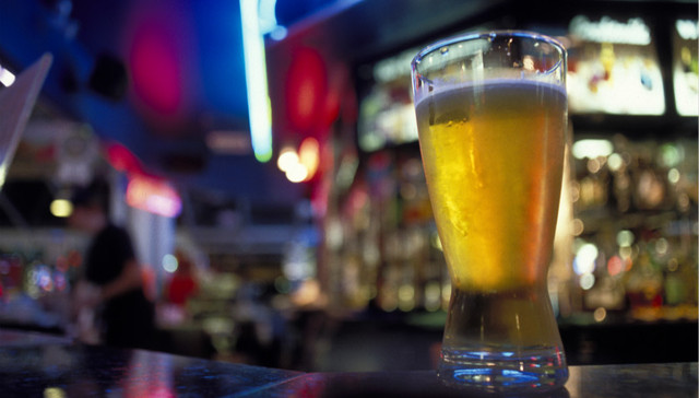 啤酒瓶生产污染严重循环利用率低 环保机构吁建立回收机制