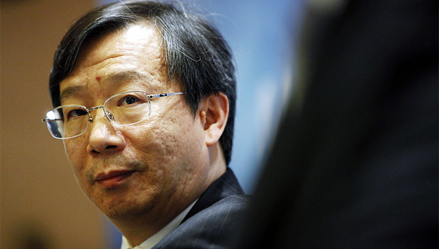 易纲忆高考：作文偏题、考上北大纯属撞大运