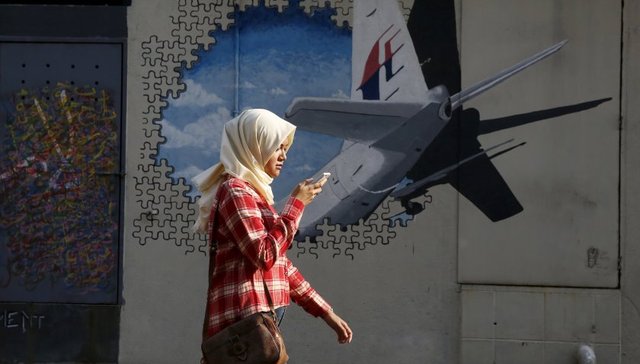 麦克马洪,残骸,图源,谷歌,弹孔,机身,交通安全局,星报,每日邮报,波音777客机