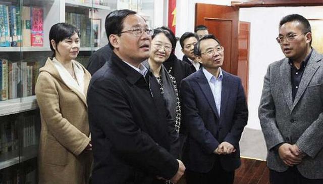 市委书记,改革创新,效能革命,华东新闻,大江,终结机关冷漠症,对话,温州模式,人口红利