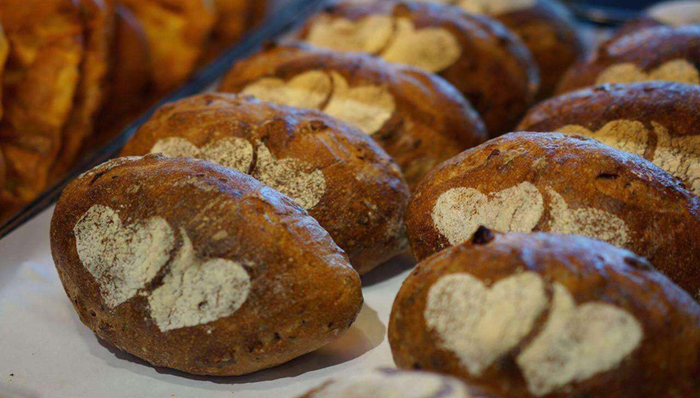 “台湾面包大王”吴宝春要来上海开店，酒酿桂圆、荔枝玫瑰是招牌味道