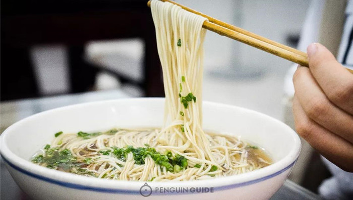 还记得黄浦江畔，那一碗葱绿汤清的阳春面吗？