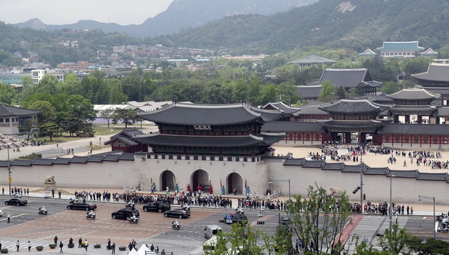 韩国总统府公布修宪案 实行总统四年连任制“时机已到”