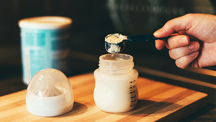 欧盟警示荷兰受污染婴儿奶粉销往中国 感染致死率50%