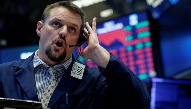 【天下头条】美中贸易战担忧拖累道指狂跌723点 法国公务员大游行抗议马克龙改革