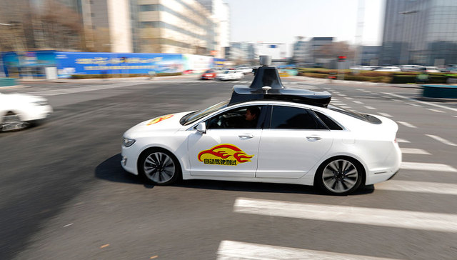 无人驾驶“迈坎”：多地竞相出台路测政策