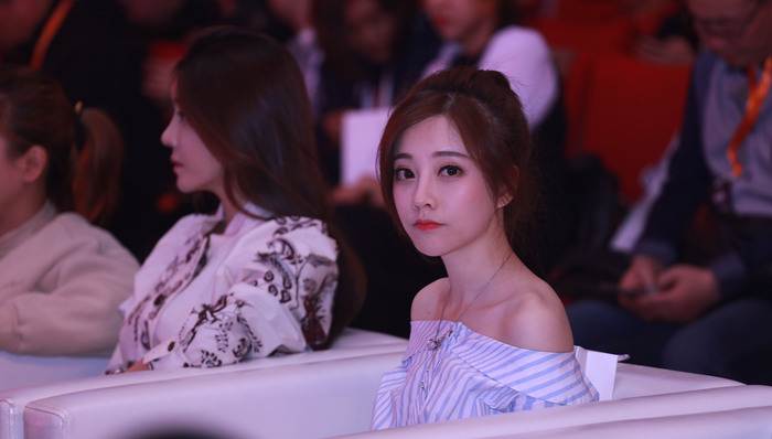 新主播,电竞,乐视,QQTalk,一哥,斗鱼,转载,红线,吃鸡,直播已死