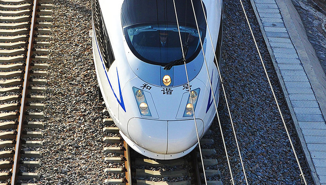 银西高铁开始铺设 设计时速250公里