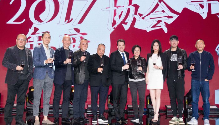 【文娱早报】中国电影导演协会年度奖提名揭晓  谷歌投资3亿美元发起“新闻倡议”