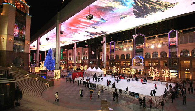 当年天幕下的爱人已分手 曾经时髦的世贸天阶不再有