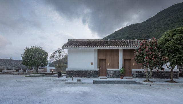 网红大乐之野又开新店，浙东桃花丛中独有一片白房子