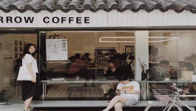 她把唐伯虎师傅的故居，改造成 Ins 风美宿，时髦人都来打卡超难订