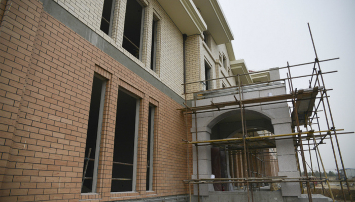 别墅群,村民代表会议,官湖村,赔偿,贫困村,分配方式,戏台,旧房,物主,小桥