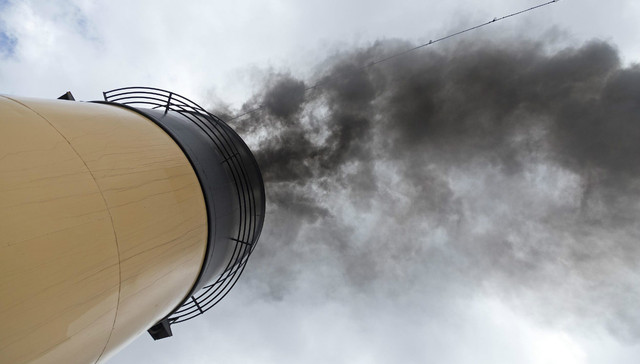 中国超额完成碳强度下降目标 已启动全国碳交易市场建设