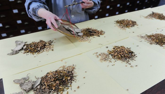 天欣泰血栓心脉宁改变生产工艺  提取物替代中药材入药安全吗？