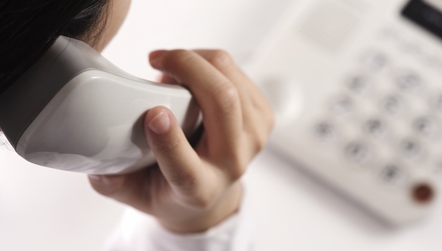 直击骚扰电话大本营：一人一天500次通话保底