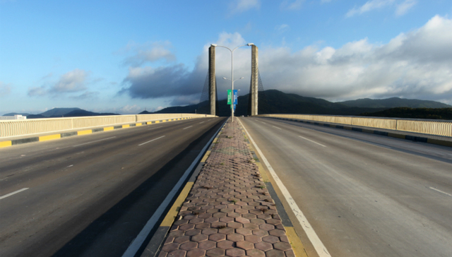 惊心动魄38小时：挑战港珠澳大桥沉管隧道最终接头“重新对接”极限