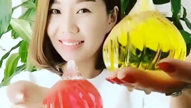 快手上正在流行吃冰，有种诡异的治愈感