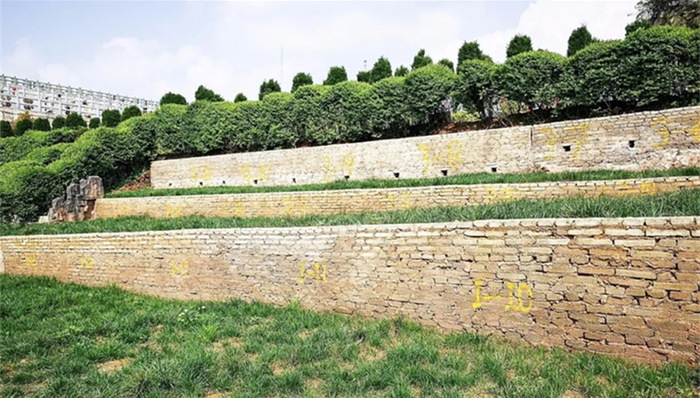 墓地,生态殡葬,移风易俗,豪华墓,超标墓,殡葬管理条例,红枫,陵园,新华视点,私人订制