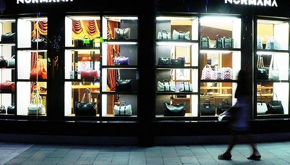 境外购物被坑退货难 多方推诿游客如何维权？