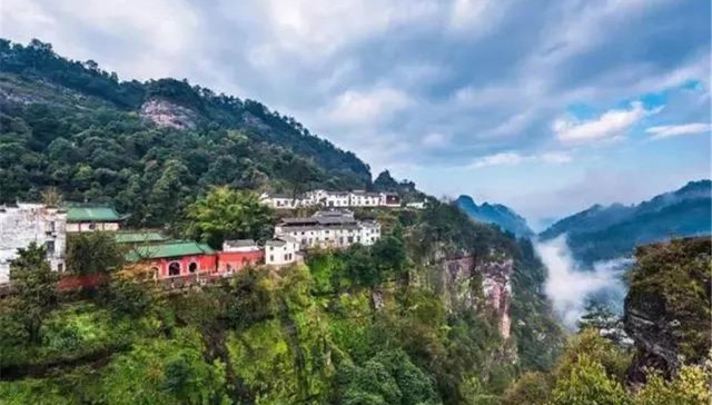 杭州城外行半日，藏有5座神仙都羡慕的小城