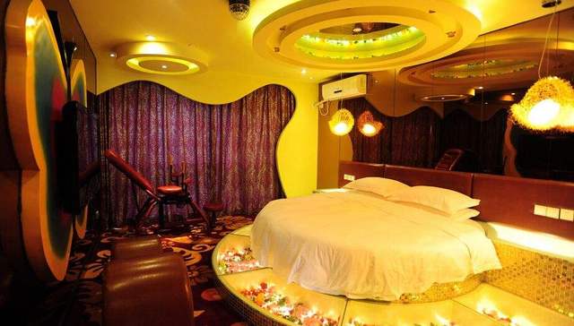 情侣开房后在网上发现自己“小视频” 没有隐私的酒店还开得下去吗？