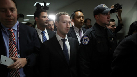 扎克伯格出席听证 接受5小时质询