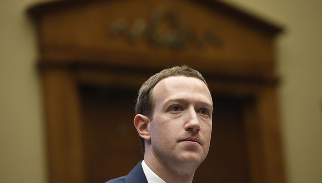 扎克伯格与Facebook的15年道歉之路