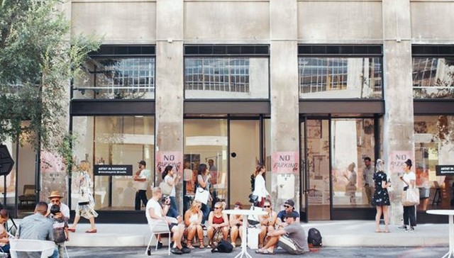 在洛杉矶市中心的一家老旧工业园，我发现了一个不可思议的世界