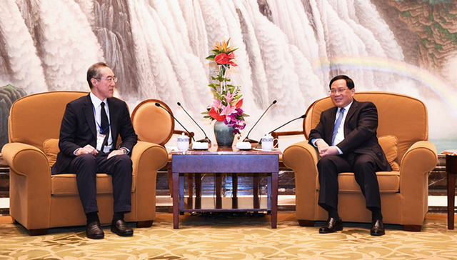 唐英年,长三角地区,,,沪港,一体化发展,互利合作,对标,科技创新中心,全球城市,社会主义现代化