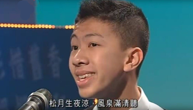 杜蕾斯文案又有新操作，这次出了一本《春日诗集》