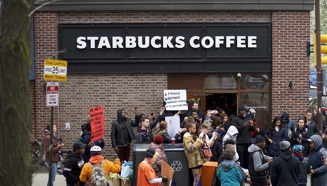 【天下头条】IMF预期全球经济增长加快 星巴克8000门店将歇业半天培训