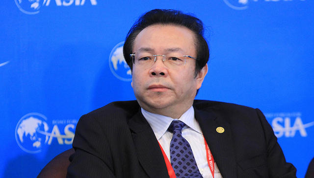 赖小民,1983年,锰业,中国港桥,中青班,中弘,临时停牌,2009年,2008年,投资基金