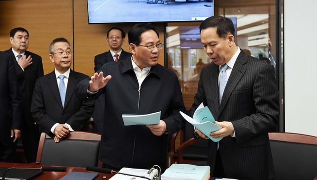 旅客满意度,航空服务,旅客运输量,旅客服务,航空公司,航线网络,,,机组,文字编辑,图片编辑