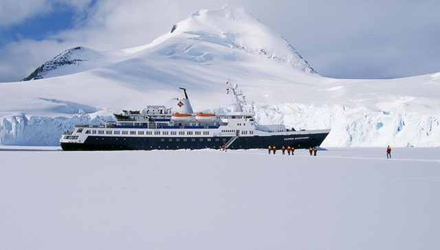 雪龙号返抵上海  中国南极考察首次在南极半岛海域等检测出微塑料