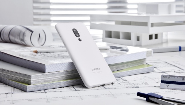 【玩物】强化拍照性能 魅族如期发布15系列旗舰机