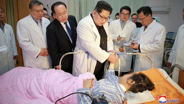 金正恩就中国游客重大伤亡事故向中方表示慰问