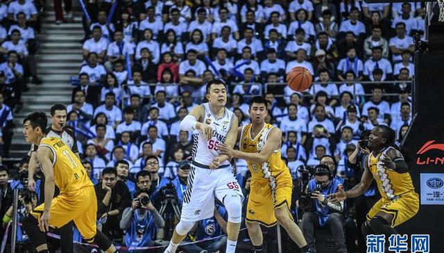 常规赛冠军,半程冠军,季后赛,主场球迷,成为球队,主场优势,球员,篮板,带球撞人,主场迎战