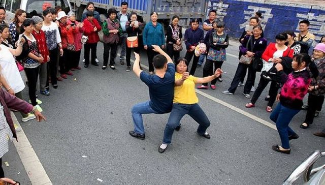 我们想办一场土味音乐节。。