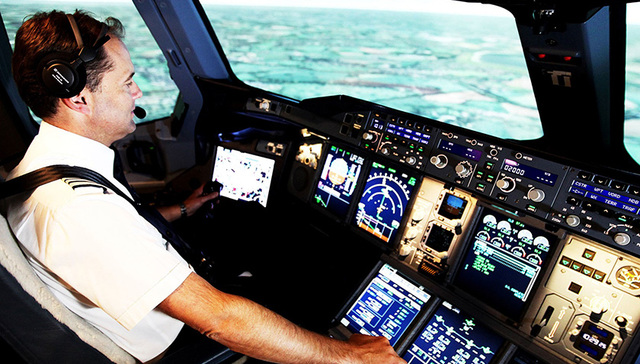 除了副驾驶   机长还有离不开的平板电脑助手