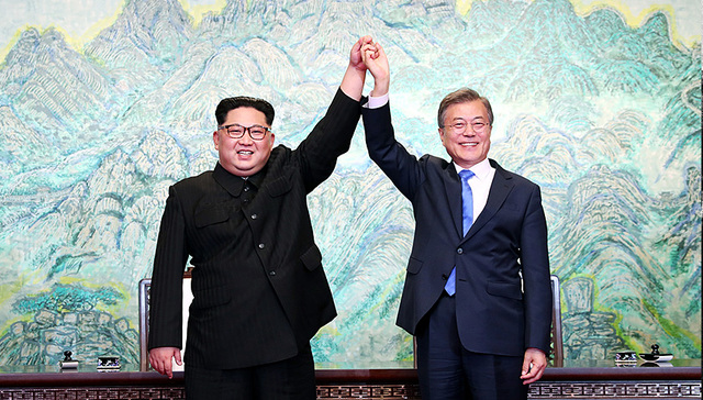 【一周政经大事】韩朝签署《板门店宣言》 资管新规正式落地