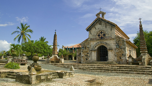 刚和中国建交的多米尼加是个怎样的国家？