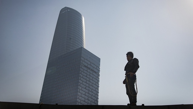 人民日报评论：代际更替，农民工渴望幸福升级