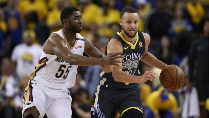 【体育晚报】库里复出砍28分勇士胜鹈鹕 足协将出台限薪令并设中超盈亏线